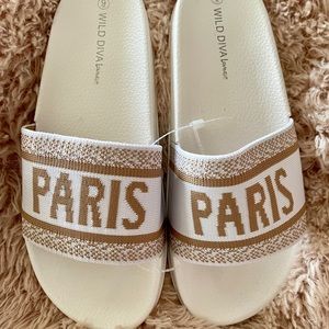 Chic NWT WILD DIVA Lounge PARIS Theme Slip-On SLIDES Flip Flop SANDALS Size 7